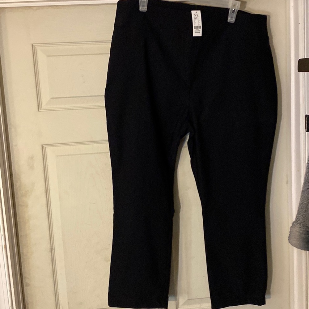 New never worn NYC stretchy ankle pants.